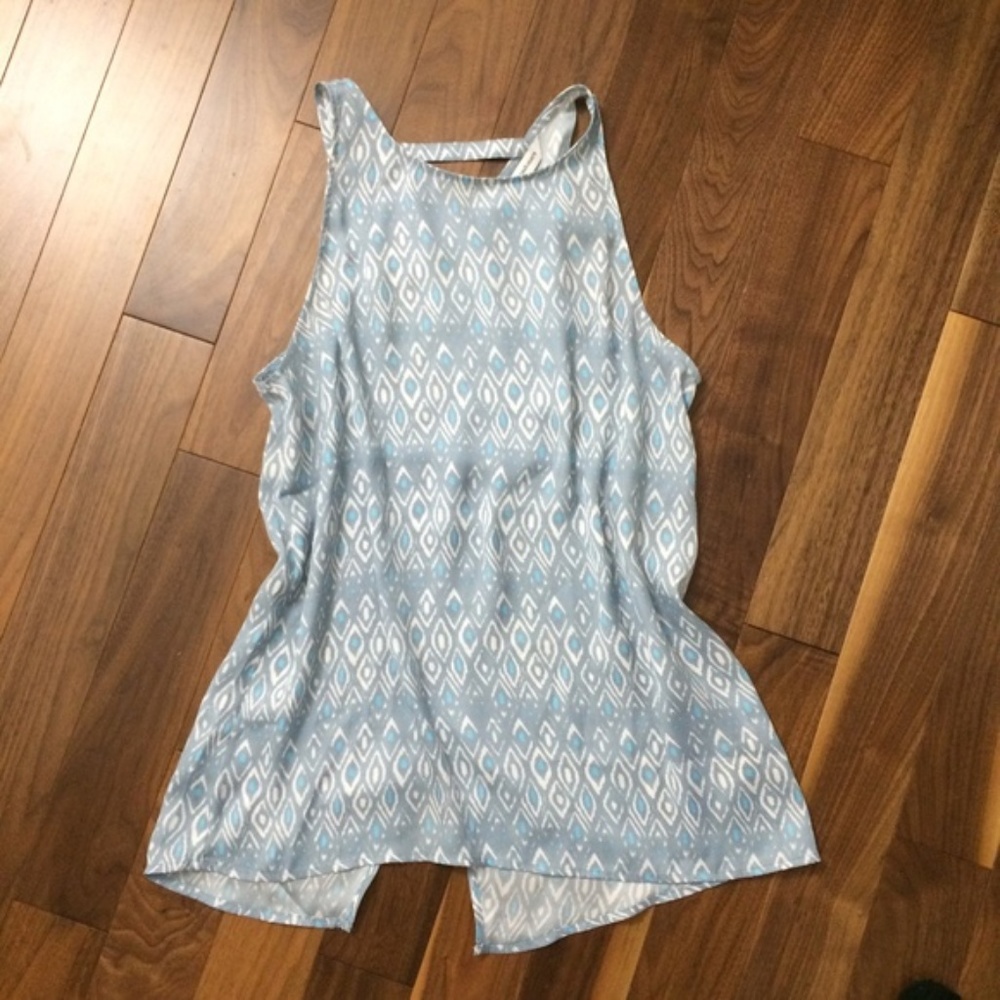 Cupcakes & Cashmere Diamond Pattern Tunic Shirt